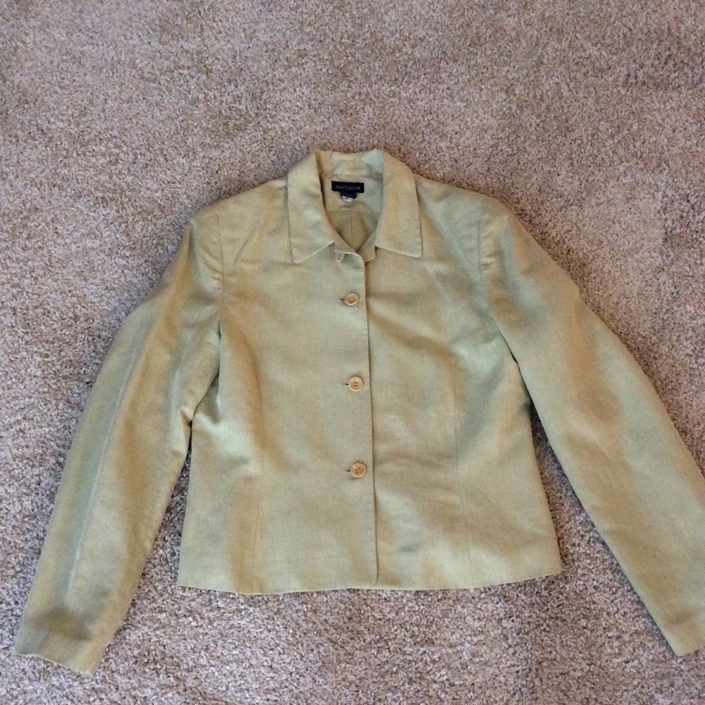 Women’s pretty little Blazer